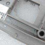 Oriģinālais Toyota Yaris P9 salona apgaismojuma centrālais korpuss (bez slēdža)