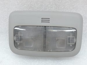 Oriģināls Toyota Yaris P9 Iekšējais apgaismojums priekšējais 812600D030B0 81260-0D030-B0