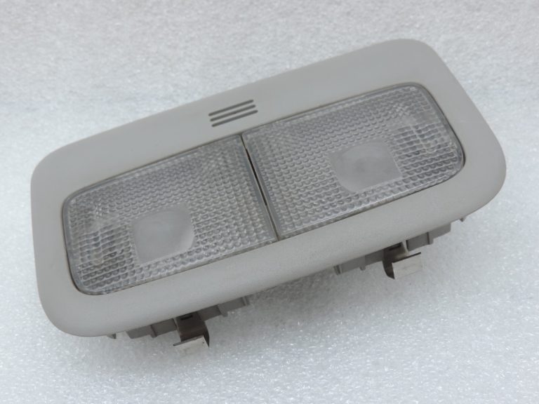 Oriģināls Toyota Yaris P9 Iekšējais apgaismojums priekšējais 812600D030B0 81260-0D030-B0
