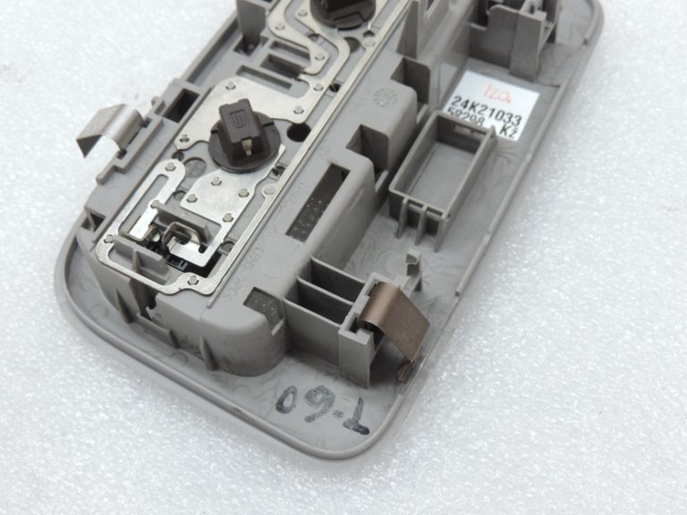 Oriģināls Toyota Yaris P9 Iekšējais apgaismojums priekšējais 812600D030B0 81260-0D030-B0