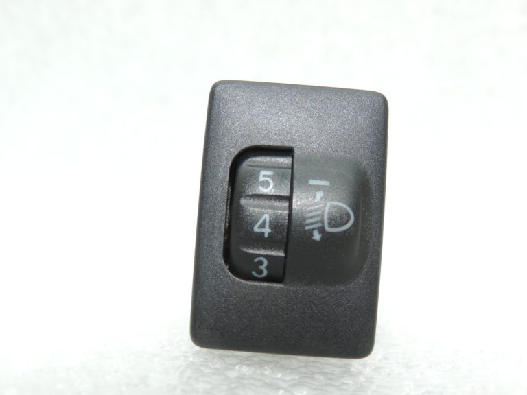 Oriģināls Toyota Yaris P9 priekšējo lukturu regulēšanas slēdzis 841520D030 84152-0D030