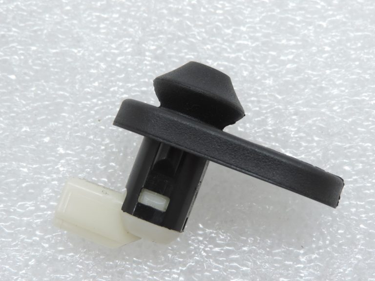 Oriģināls Toyota Yaris P9 Lexus Aizmugurējo durvju slēdzis Kontaktu slēdzis 842310D040