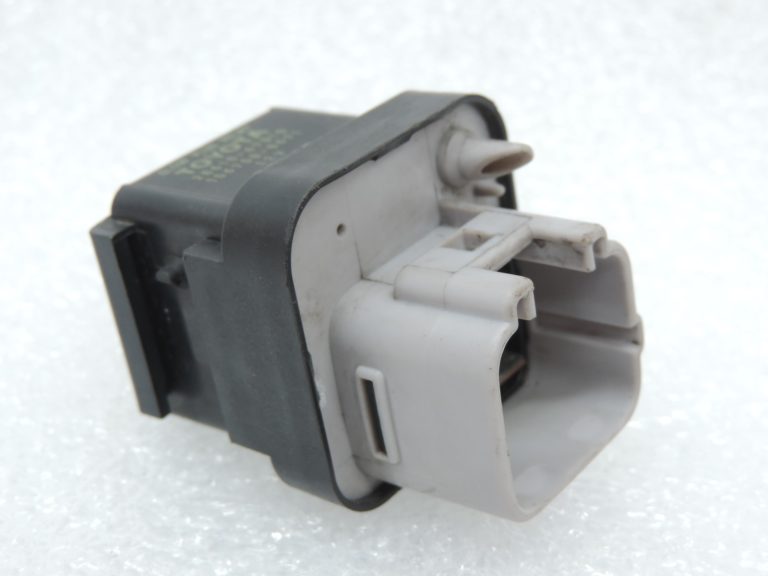 Oriģinālais Toyota Yaris P9 priekšsildītāja relejs kvēlsveces relejs 2861067010 28610-67010