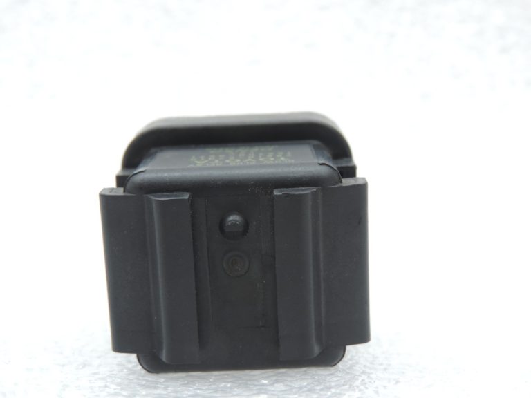 Oriģinālais Toyota Yaris P9 priekšsildītāja relejs kvēlsveces relejs 2861067010 28610-67010