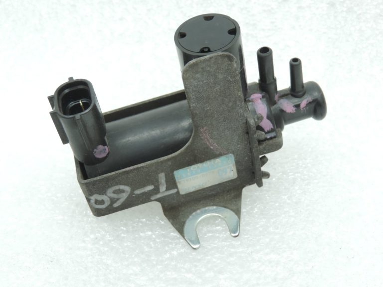 Oriģinālais Toyota Yaris P9 1.4 D4D solenoīda vārsta spiediena devējs 2581933030