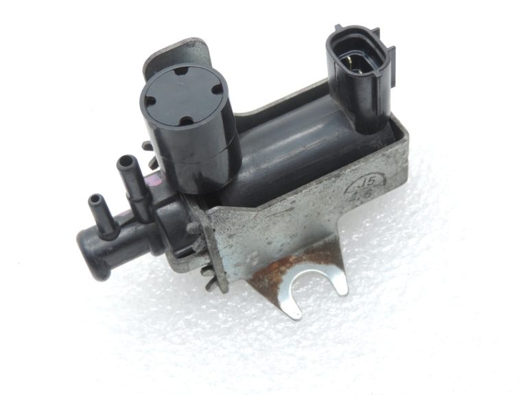 Oriģinālais Toyota Yaris P9 1.4 D4D solenoīda vārsta spiediena devējs 2581933030