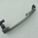 Oriģināls Toyota Yaris P9 ārējo durvju rokturis priekšējais/galējais kreisais/taisnais sudraba krāsā (1F8)