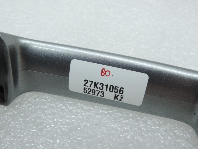 Oriģināls Toyota Yaris P9 ārējo durvju rokturis priekšējais/galējais kreisais/taisnais sudraba krāsā (1F8)