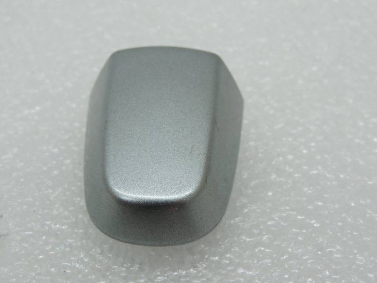 Oriģināls Toyota Yaris P9 aizmugurējais labās/kreisās puses ārdurvju rokturis sudraba krāsā (1F8)