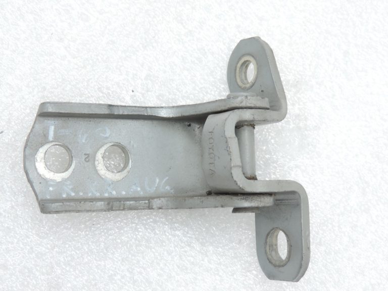 Oriģinālā Toyota Yaris P9 durvju eņģe priekšējā kreisā augšējā sudraba (1F8) 687200D040