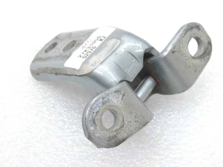 Oriģinālā Toyota Yaris P9 durvju eņģe priekšējā kreisā augšējā sudraba (1F8) 687200D040