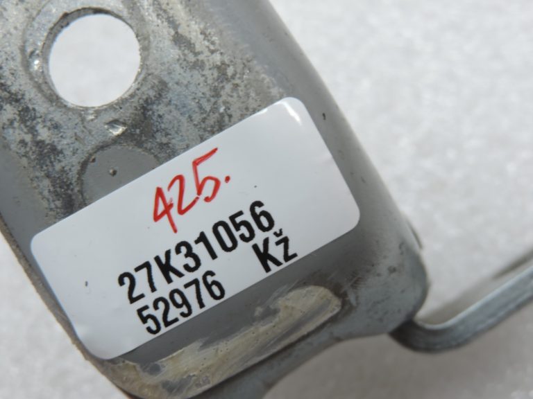 Oriģinālā Toyota Yaris P9 durvju eņģe priekšējā kreisā augšējā sudraba (1F8) 687200D040