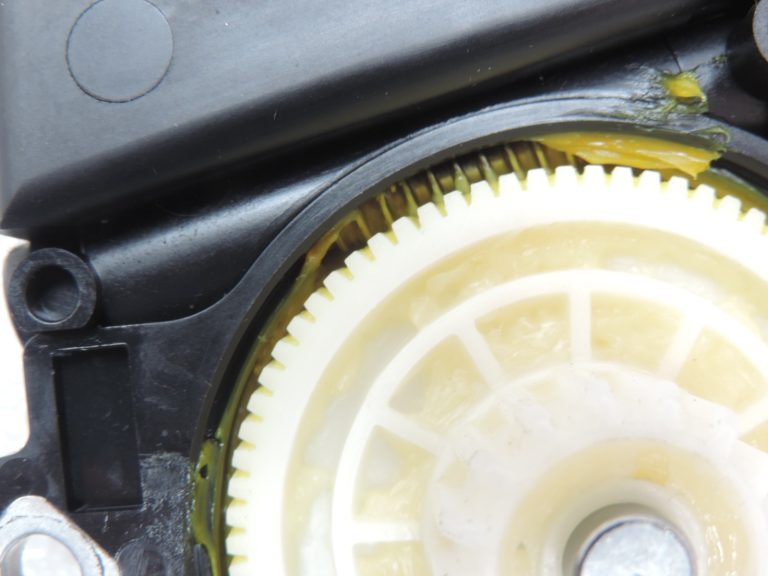 Oriģinālais 2007-2013 Toyota Auris E15 jumta tipa dzinējs 6326012130, 63260-12130