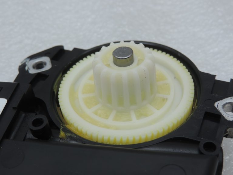 Oriģinālais 2007-2013 Toyota Auris E15 jumta tipa dzinējs 6326012130, 63260-12130