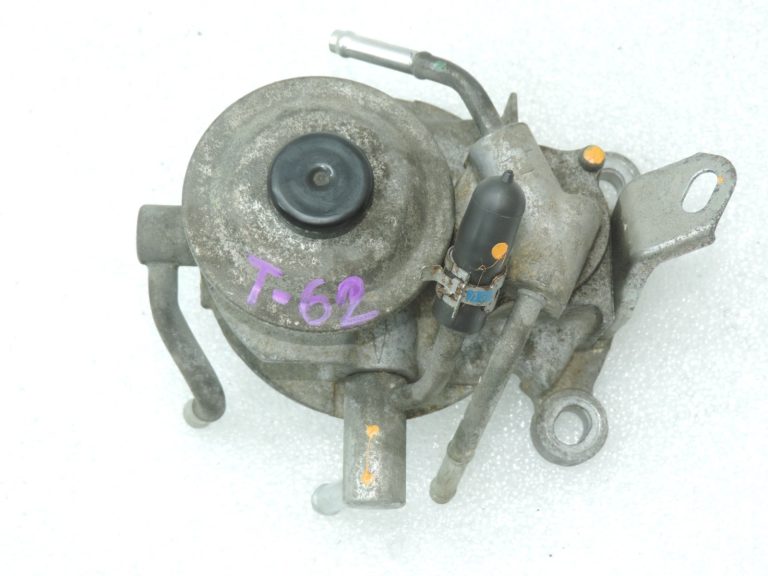 Oriģināls Toyota Auris E150 2.2d 2ADFHV degvielas filtra korpusa vāks 2338026130