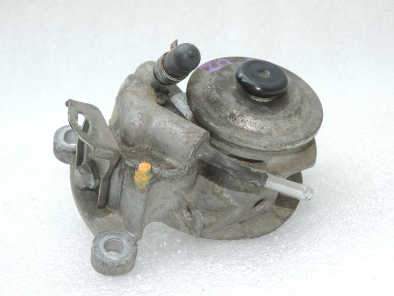 Oriģināls Toyota Auris E150 2.2d 2ADFHV degvielas filtra korpusa vāks 2338026130