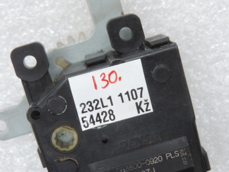 Oriģināls Toyota Auris E150 gaisa kondicioniera apsildes piedziņa kreisais/baltais pārnesumu ritenis