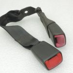 Oriģinālā Toyota Auris E150 aizmugurējā centrālā drošības jostas sprādze 7348002190C0, 73480-02190-C0