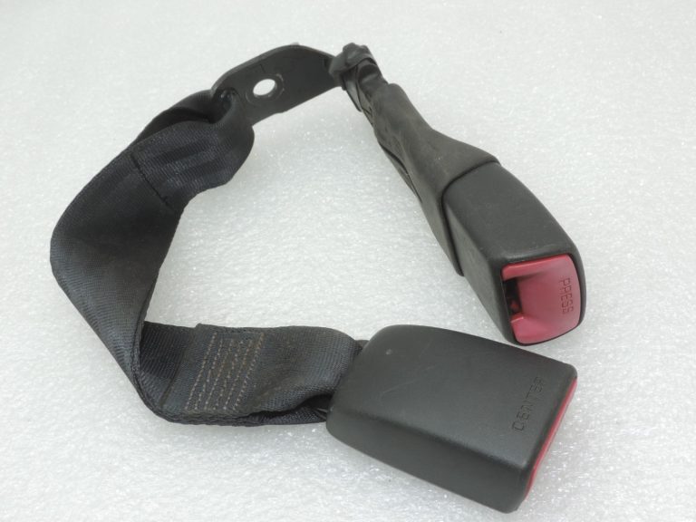 Oriģinālā Toyota Auris E150 aizmugurējā centrālā drošības jostas sprādze 7348002190C0, 73480-02190-C0