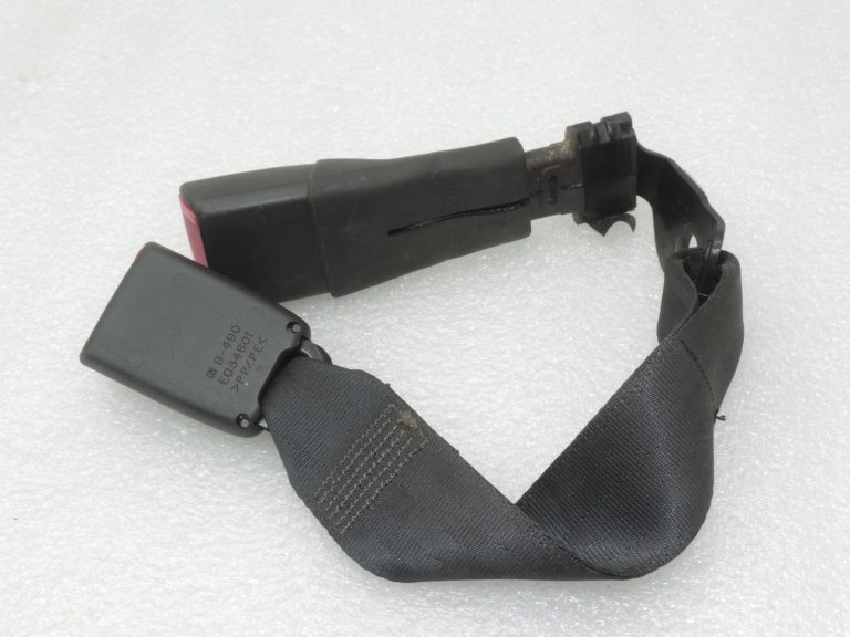 Oriģinālā Toyota Auris E150 aizmugurējā centrālā drošības jostas sprādze 7348002190C0, 73480-02190-C0