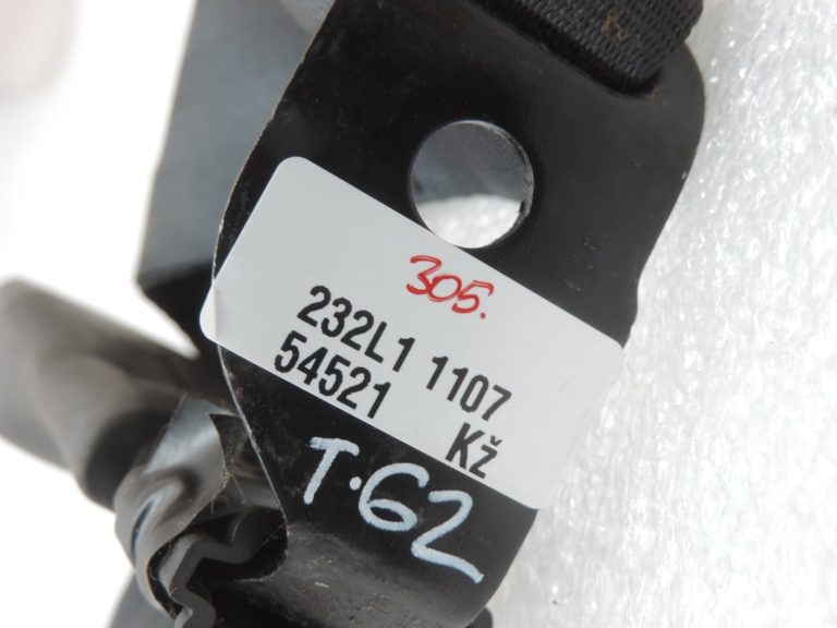Oriģinālā Toyota Auris E150 aizmugurējā centrālā drošības jostas sprādze 7348002190C0, 73480-02190-C0