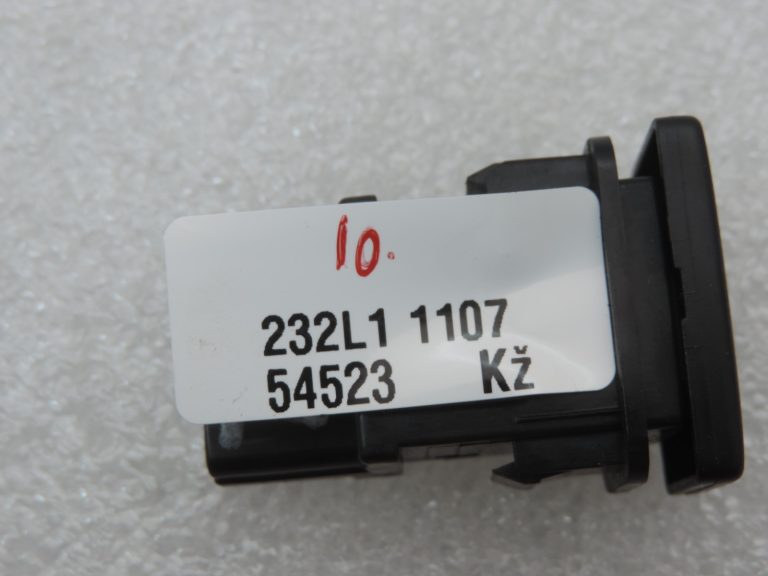 Oriģināls Toyota Auris E150 ESP vilces kontroles izslēgšanas slēdzis 8498612010