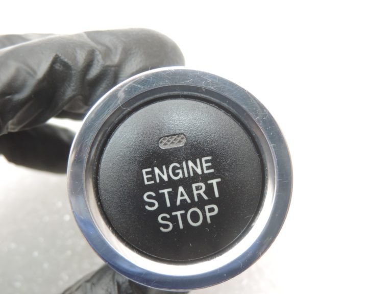 Oriģināls Toyota Auris E150 dzinēja iedarbināšanas un izslēgšanas slēdzis 8961102010, 89611-02010