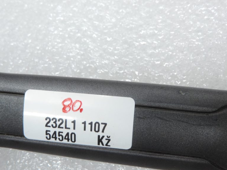 Oriģinālā Toyota Auris E150 ārdurvju rokturis priekšējais kreisais bezatslēgu magnētiskais pelēks(1G3)