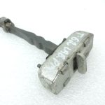 Oriģinālā Toyota Auris E150 Priekšējās kreisās/labās durvju bremzes 6861002120, 68610-02120