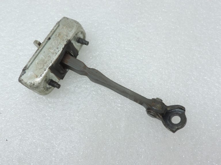 Oriģinālā Toyota Auris E150 aizmugurējo kreiso/labējo durvju bremžu sistēma 6863002120, 6863002121