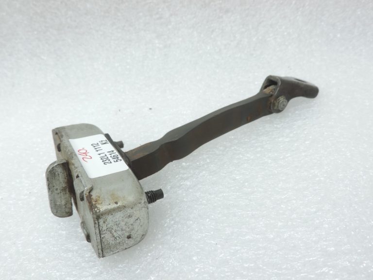 Oriģinālā Toyota Auris E150 aizmugurējo kreiso/labējo durvju bremžu sistēma 6863002120, 6863002121