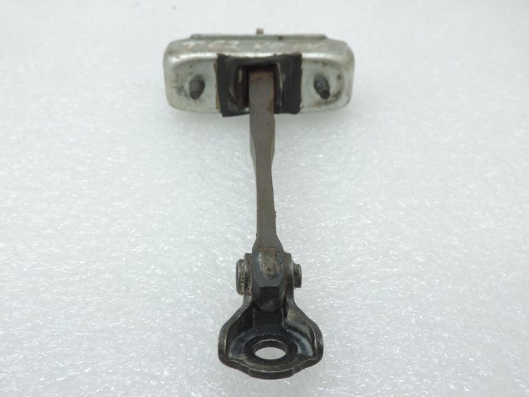 Oriģinālā Toyota Auris E150 aizmugurējo kreiso/labējo durvju bremžu sistēma 6863002120, 6863002121