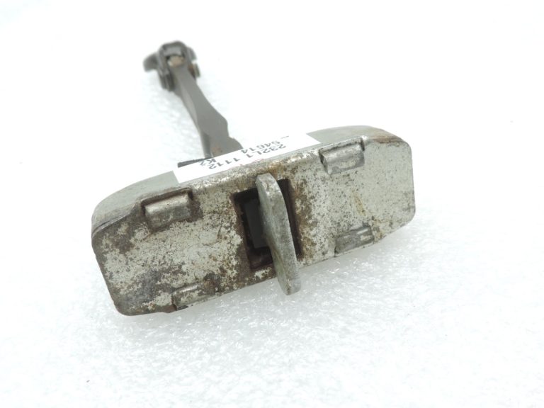 Oriģinālā Toyota Auris E150 aizmugurējo kreiso/labējo durvju bremžu sistēma 6863002120, 6863002121