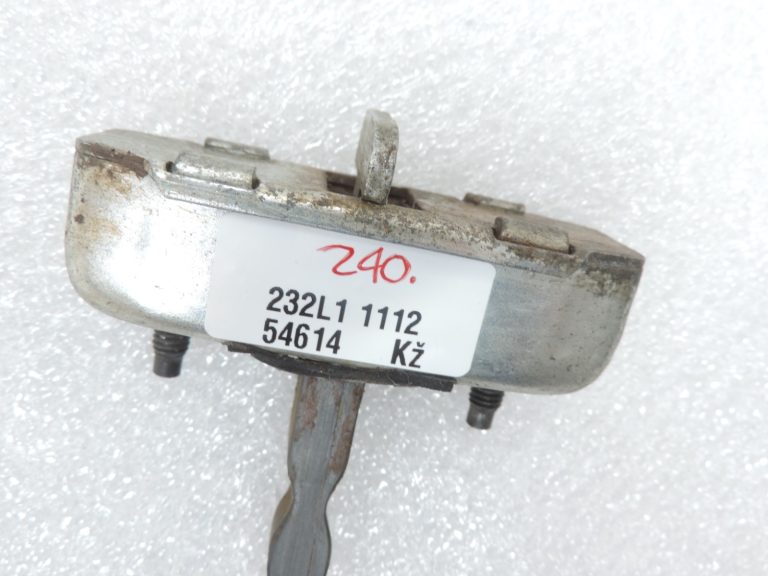 Oriģinālā Toyota Auris E150 aizmugurējo kreiso/labējo durvju bremžu sistēma 6863002120, 6863002121