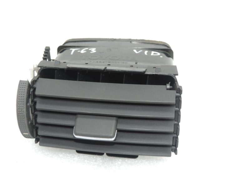 Toyota Avensis T25 Avensis T25 instrumentu paneļa centrālā ventilācijas caurule kreisajā pusē 5506405010