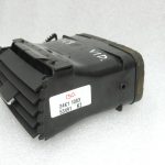 Toyota Avensis T25 Avensis T25 instrumentu paneļa centrālā ventilācijas caurule kreisajā pusē 5506405010