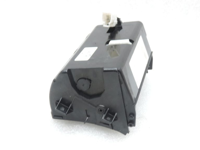 Toyota Avensis T25 Priekšējā pelnu trauka 7411005031 74110-05031