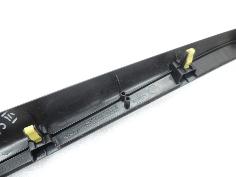 Oriģinālais Toyota Avensis T25 instrumentu paneļa apdares vāks 5547505050