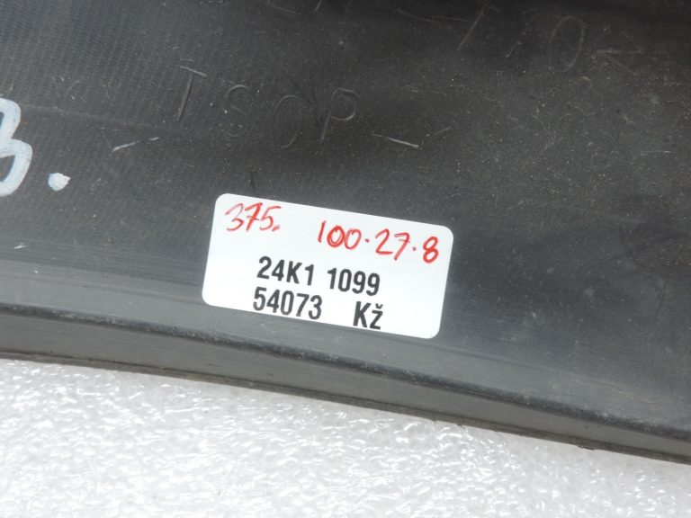 Oriģināls Toyota Avensis T25 priekšējā bampera apakšējā vāka apakšējā lūpa labā pusē