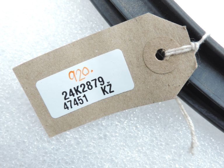 Oriģināls Toyota RAV4 III (XA30) aizmugurējo labās puses durvju blīvējums 6787142040