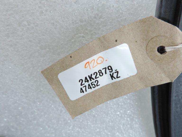 Oriģinālais Toyota RAV4 III (XA30) aizmugurējo kreiso durvju blīvējums 6787242040