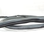 Oriģinālais Toyota RAV4 III (XA30) aizmugurējo kreiso durvju blīvējums 6787242040