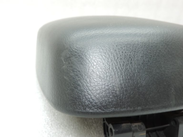 Oriģinālais Toyota RAV4 III (XA30) centrālais roku balsts 5890542020B3 58905-42020-B3