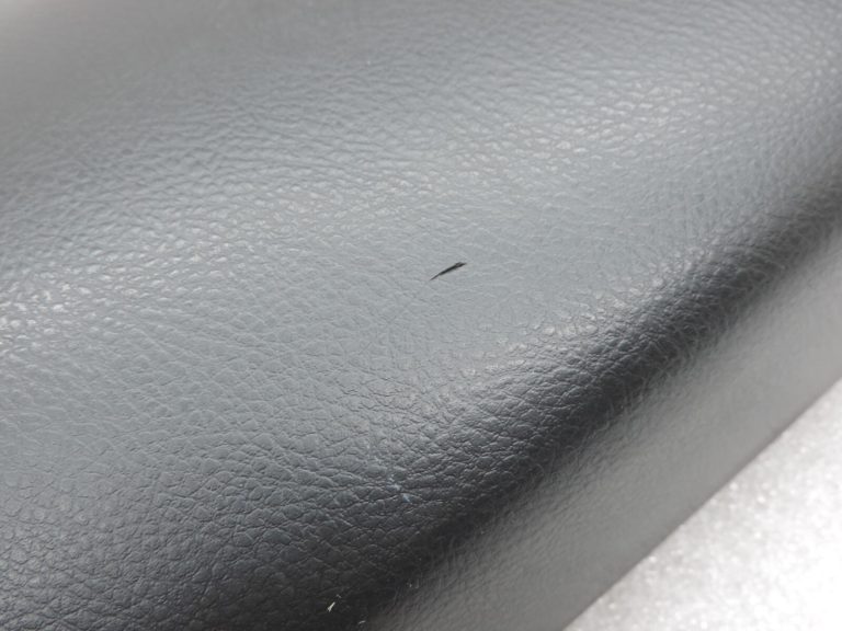 Oriģinālais Toyota RAV4 III (XA30) centrālais roku balsts 5890542020B3 58905-42020-B3