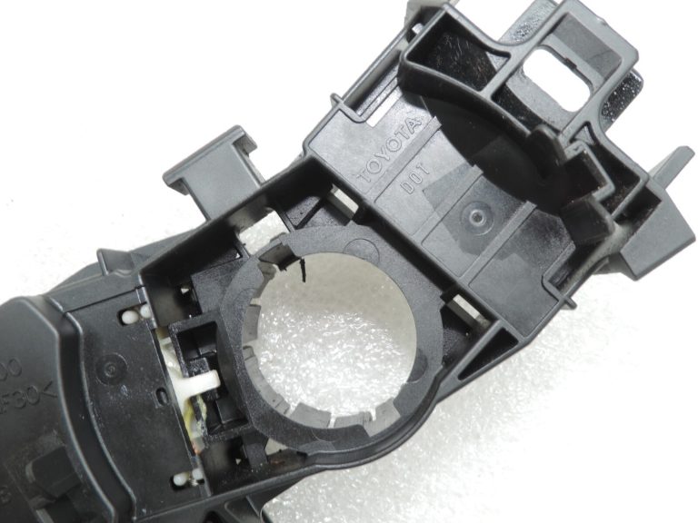 Oriģinālais Toyota RAV4 III (XA30) Stūres kolonnas apgaismojuma slēdzis kreisajā pusē 8414042090