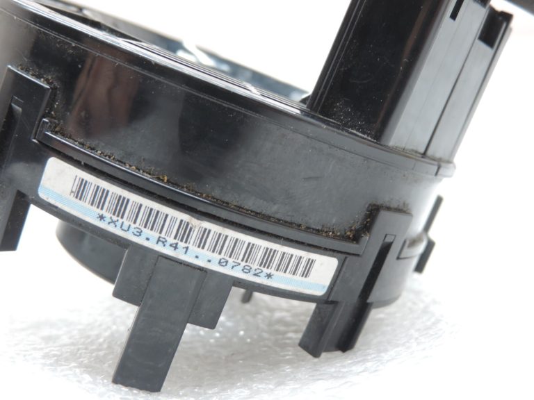 Oriģinālā Toyota RAV4 III (XA30) slīdošā gredzena uztīšanas atspere 8430622010 84306-22010