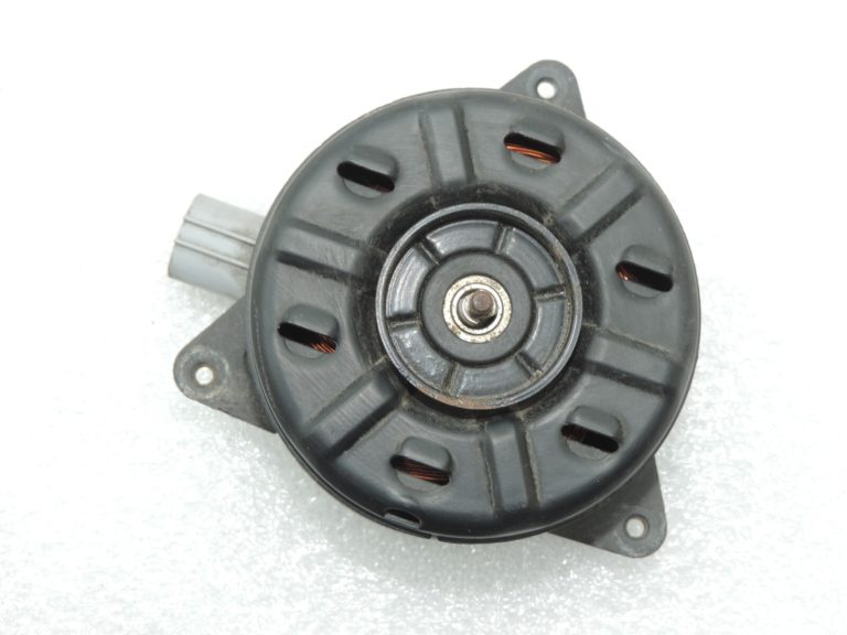 Oriģināls Toyota RAV4 III (XA30) radiatora ventilators 1636328170 16363-28170
