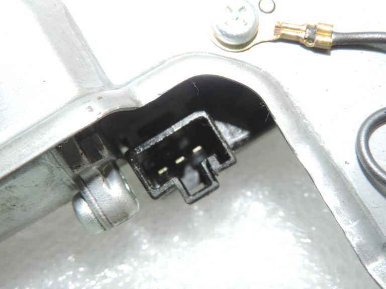 Toyota RAV4 III (XA30) Aizmugurējā tīrītāja motors 8513042060 8513042061 85130-42060