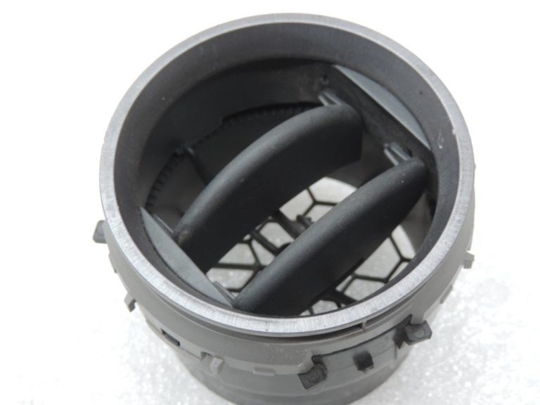 Toyota RAV4 III (XA30) Aparātu paneļa ventilācijas atveres kreisais labais 5565042040B0