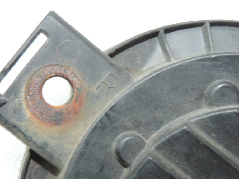 Oriģināls Toyota RAV4 III Priekšējais labās puses miglas lukturu pārsegs (pirms pacelšanas)
